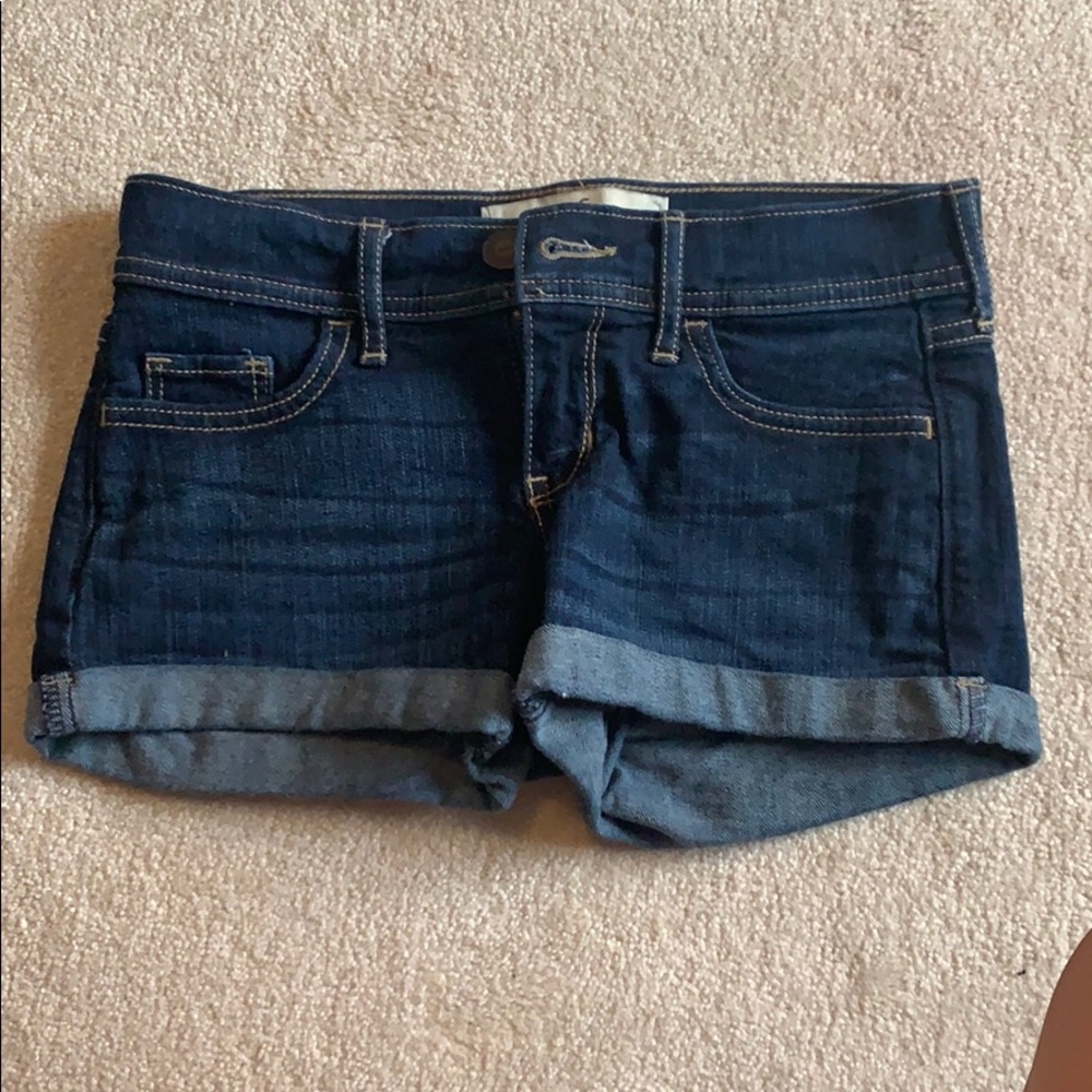 Never worn Hollister shorts size 00!